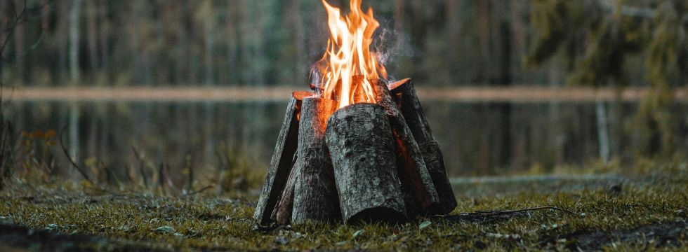 · SPÉCIAL NOËL · Autour du feu : Voyage à travers l’histoire et les styles de cheminées